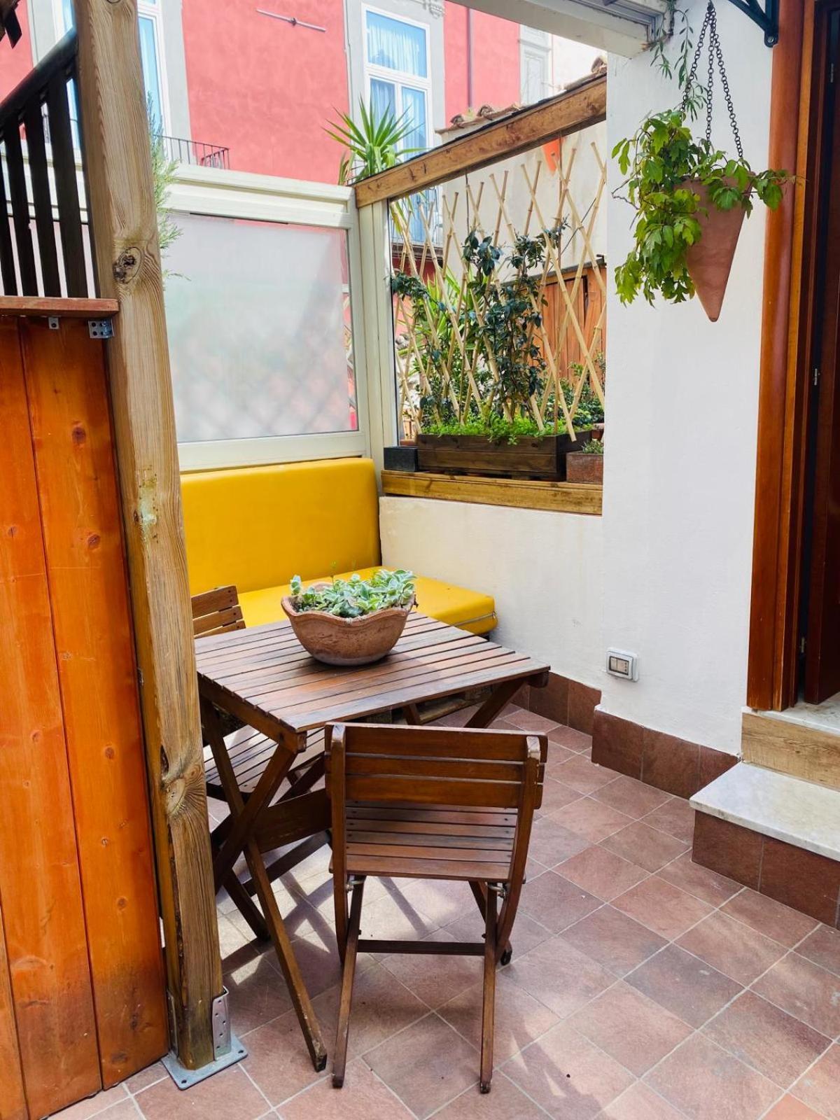 La Casa Di Apollo Apartment Наполи Екстериор снимка