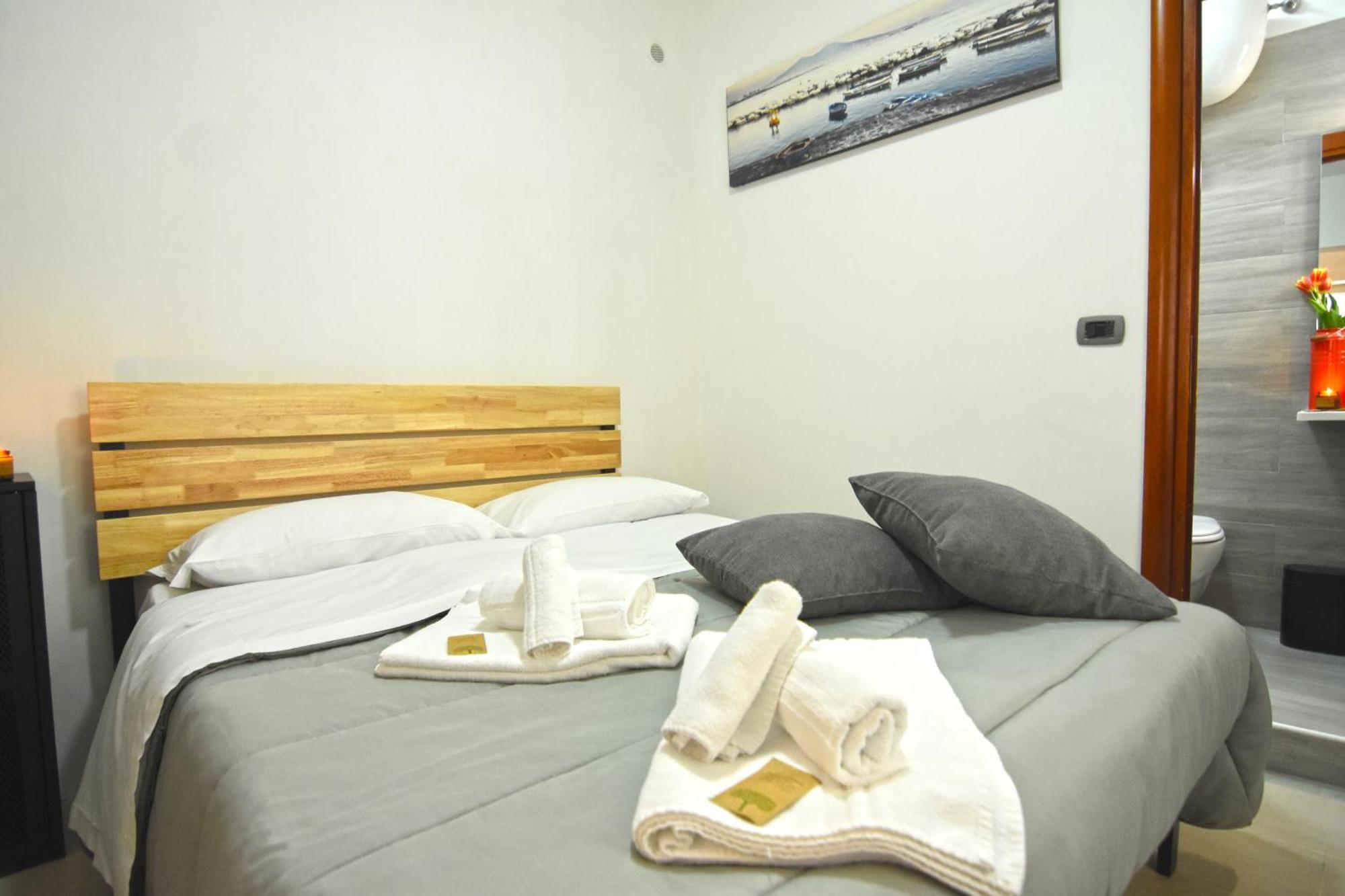 La Casa Di Apollo Apartment Наполи Екстериор снимка