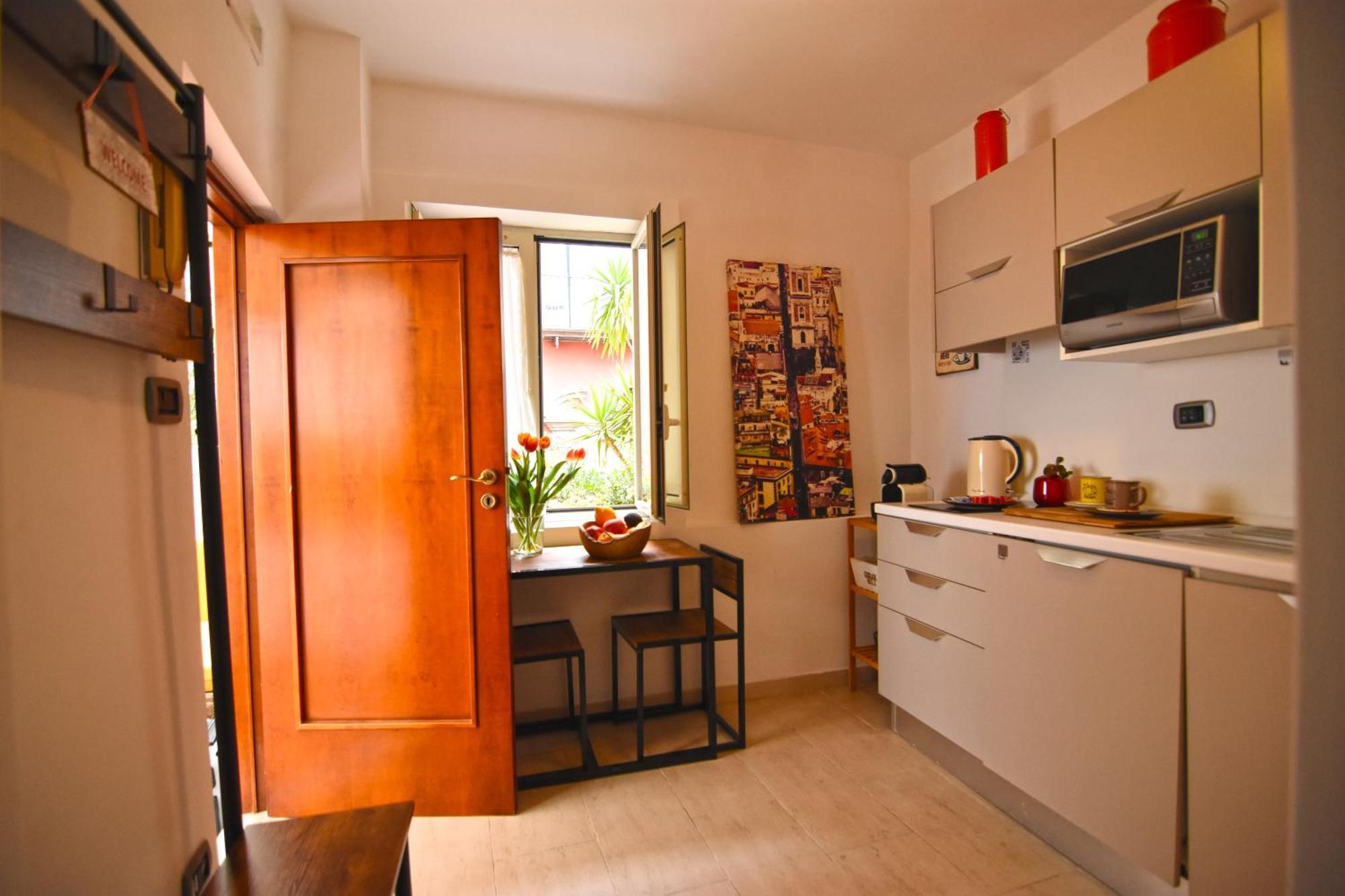 La Casa Di Apollo Apartment Наполи Екстериор снимка