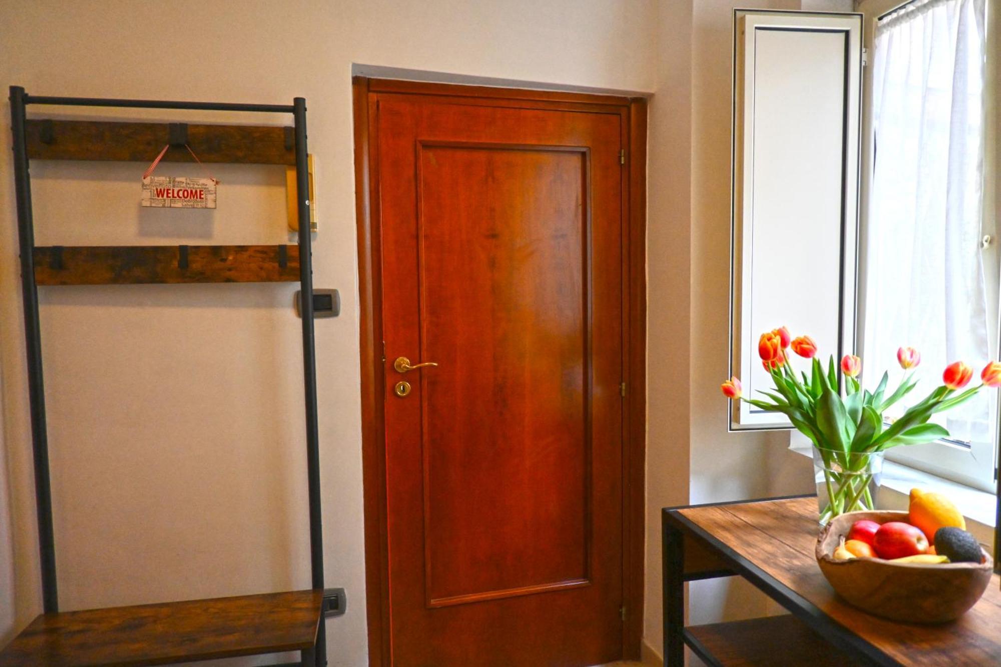 La Casa Di Apollo Apartment Наполи Екстериор снимка